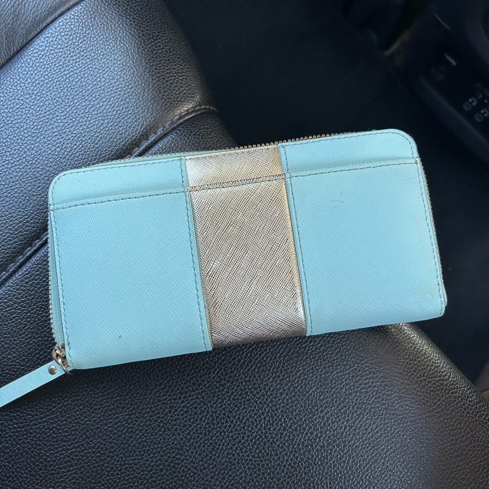 Kate Spade Wallet - Picture 4 of 4